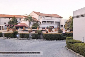 Spacious 3 Bedroom Apartment at Blandford with a Pool